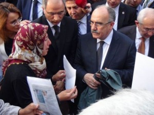 Bakanlar acılı anneleri ziyaret etti