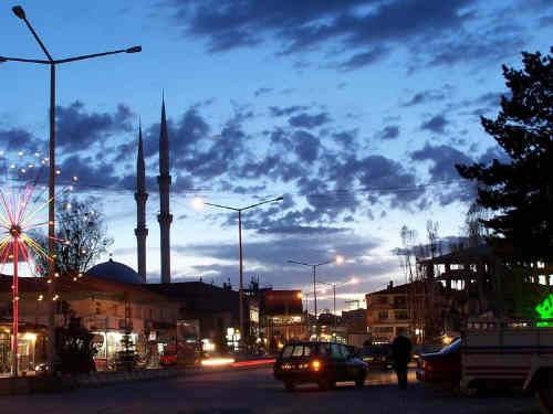 Nüfusu, il nüfuslarından büyük ilçeler 108