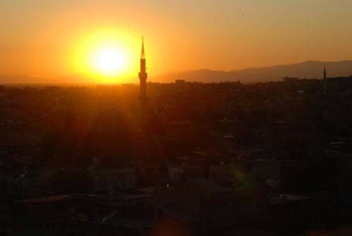 Nüfusu, il nüfuslarından büyük ilçeler 77