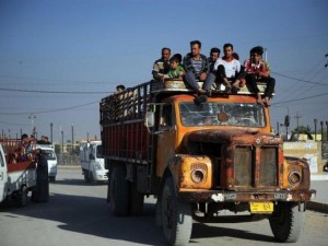 Türkmenler arkalarına bakmadan kaçıyor