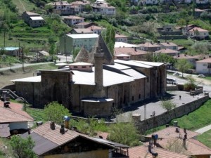 Ziyaretçileri hayrete düşüren silüetler