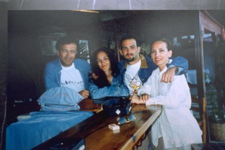 Ünlülerin hiç görmediğiniz aile albümleri 19