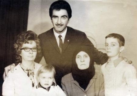 Ünlülerin hiç görmediğiniz aile albümleri 3