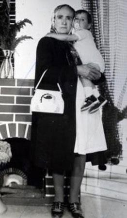 Ünlülerin hiç görmediğiniz aile albümleri 36