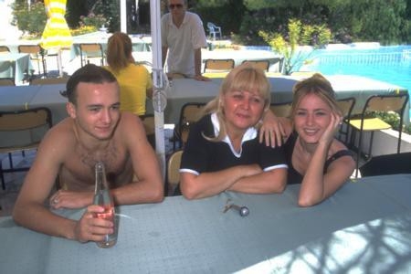 Ünlülerin hiç görmediğiniz aile albümleri 40