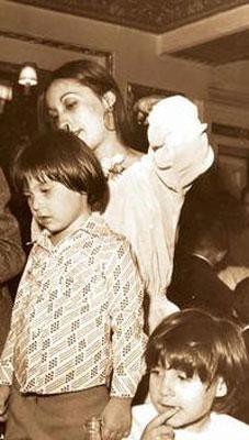 Ünlülerin hiç görmediğiniz aile albümleri 47