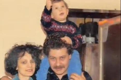 Ünlülerin hiç görmediğiniz aile albümleri 6