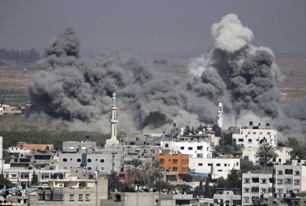 Gazze'de füze sivillerin üzerine böyle düştü 1