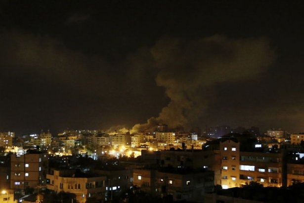 Gazze'de füze sivillerin üzerine böyle düştü 10