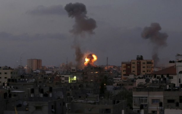 Gazze'de füze sivillerin üzerine böyle düştü 16