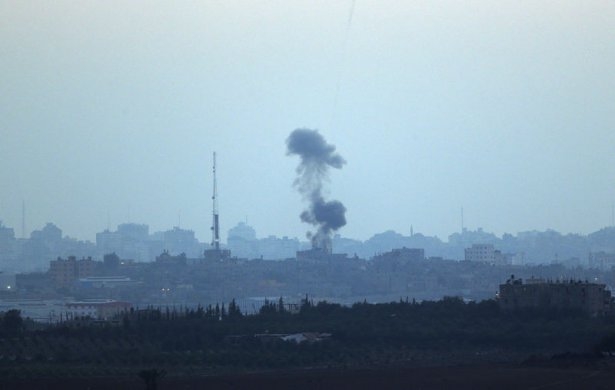 Gazze'de füze sivillerin üzerine böyle düştü 17