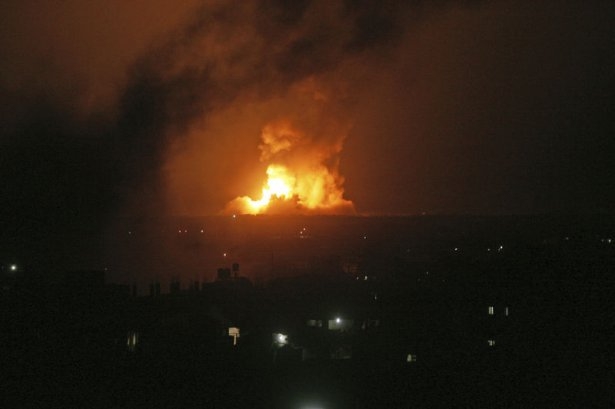 Gazze'de füze sivillerin üzerine böyle düştü 20