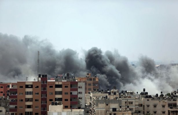 Gazze'de füze sivillerin üzerine böyle düştü 31