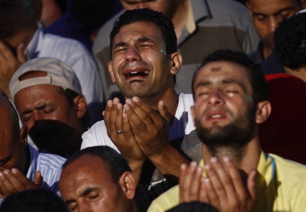 Rabia katliamının acı fotoğrafları 31