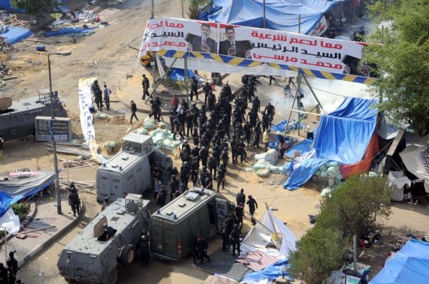 Rabia katliamının acı fotoğrafları 42
