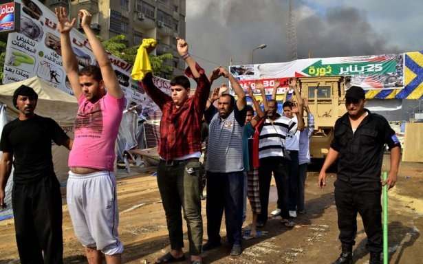 Rabia katliamının acı fotoğrafları 58