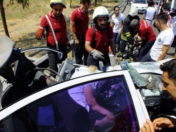 Diyarbakır'da 3 polis şehit oldu 16