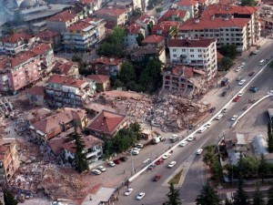 15 yıl önce Türkiye'yi yasa boğan faciadan kareler