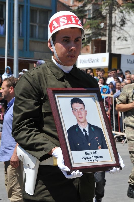 Şehit teğmen ve uzman çavuşa veda 15