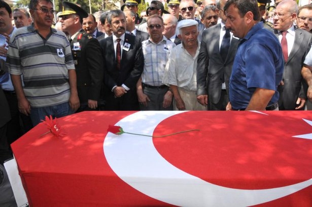 Şehit teğmen ve uzman çavuşa veda 25