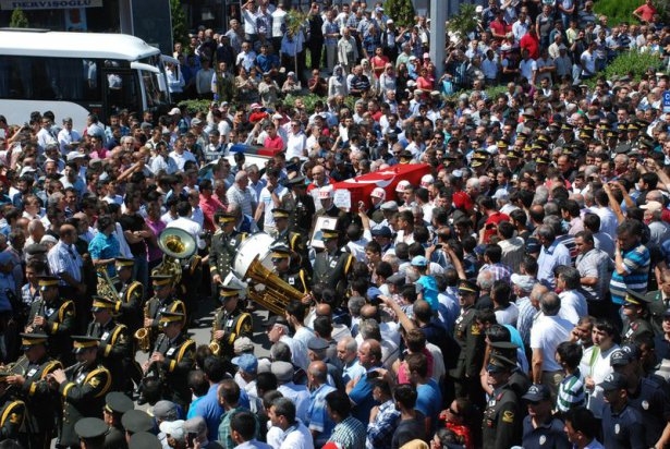 Şehit teğmen ve uzman çavuşa veda 31