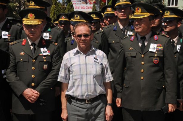 Şehit teğmen ve uzman çavuşa veda 32