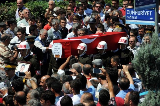 Şehit teğmen ve uzman çavuşa veda 33