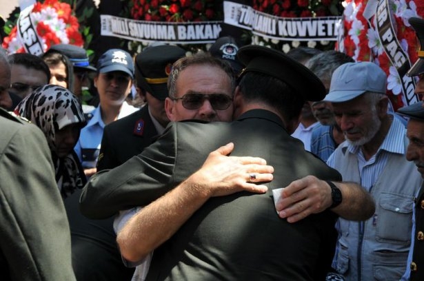 Şehit teğmen ve uzman çavuşa veda 34