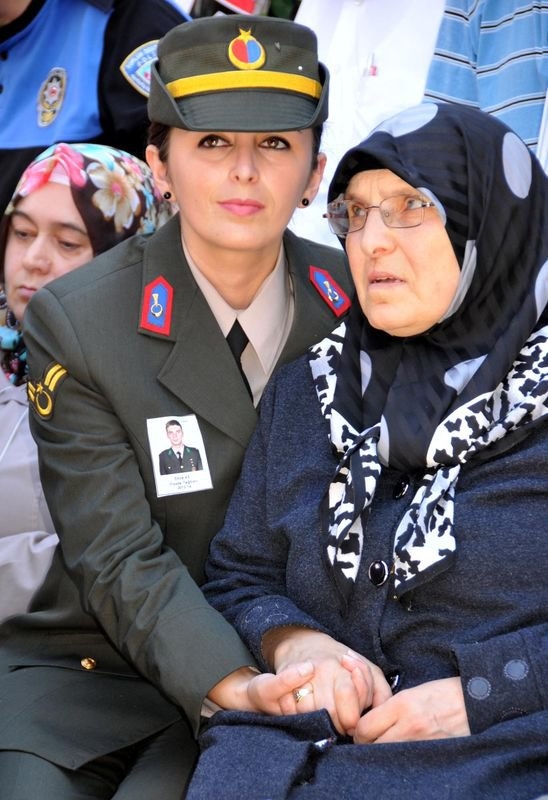 Şehit teğmen ve uzman çavuşa veda 35
