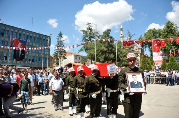 Şehit teğmen ve uzman çavuşa veda 36