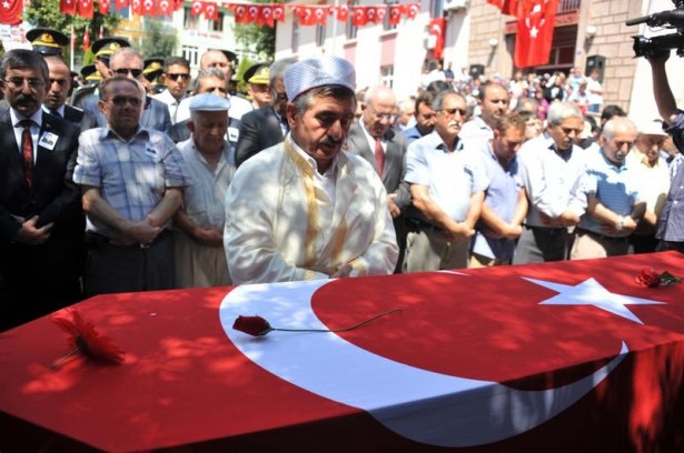 Şehit teğmen ve uzman çavuşa veda 44