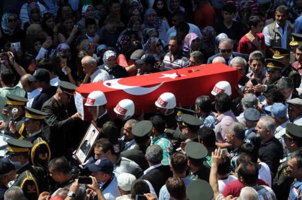 Şehit teğmen ve uzman çavuşa veda 49