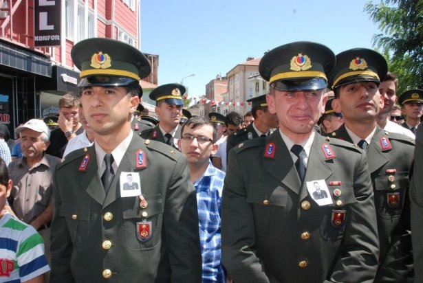 Şehit teğmen ve uzman çavuşa veda 51