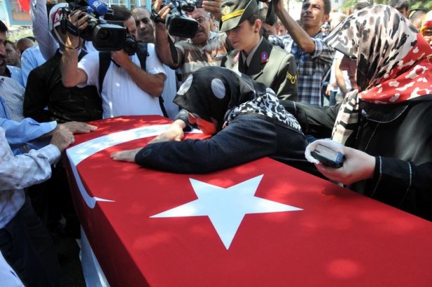 Şehit teğmen ve uzman çavuşa veda 52