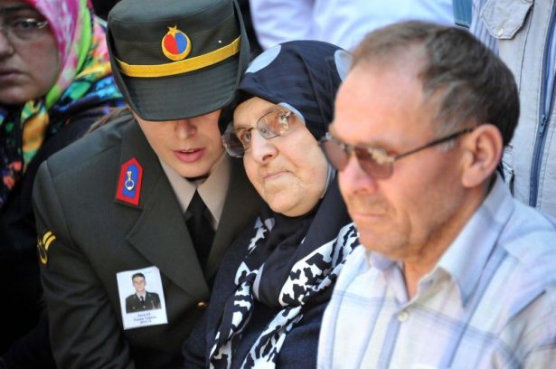 Şehit teğmen ve uzman çavuşa veda 56