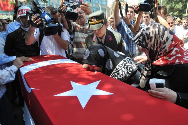 Şehit teğmen ve uzman çavuşa veda 58