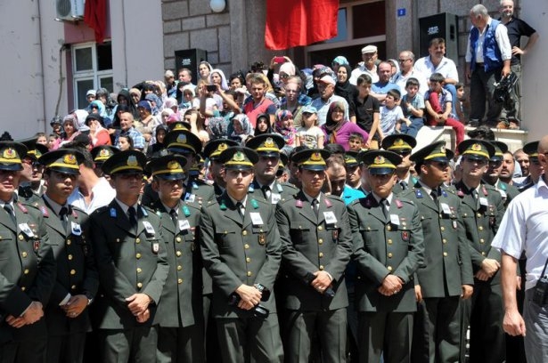 Şehit teğmen ve uzman çavuşa veda 6