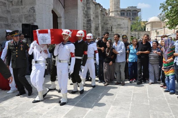 Şehit teğmen ve uzman çavuşa veda 63