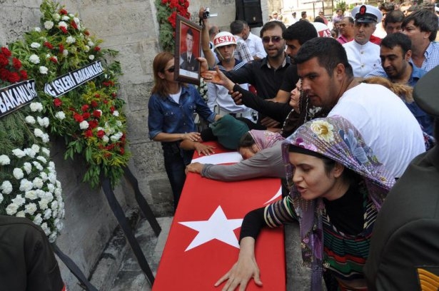 Şehit teğmen ve uzman çavuşa veda 67