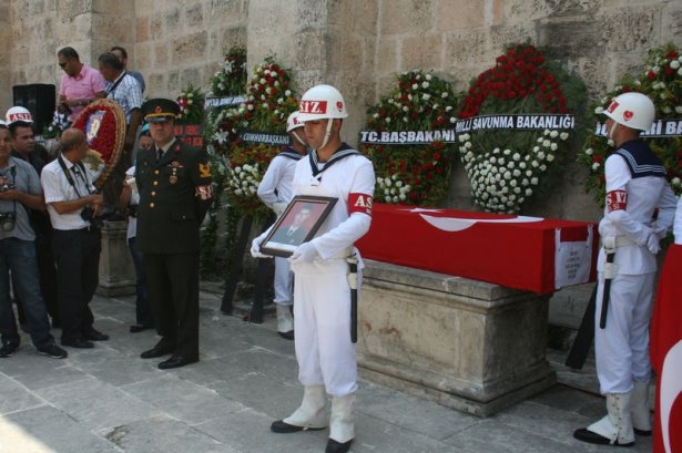 Şehit teğmen ve uzman çavuşa veda 76