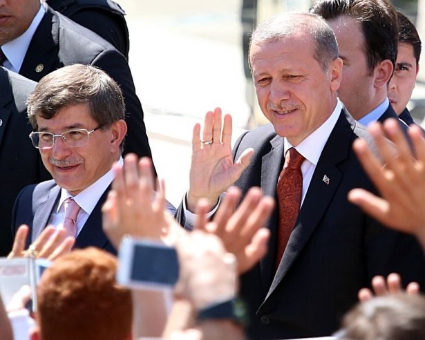 Erdoğan'la Davutoğlu Cuma'yı beraber kıldı 13