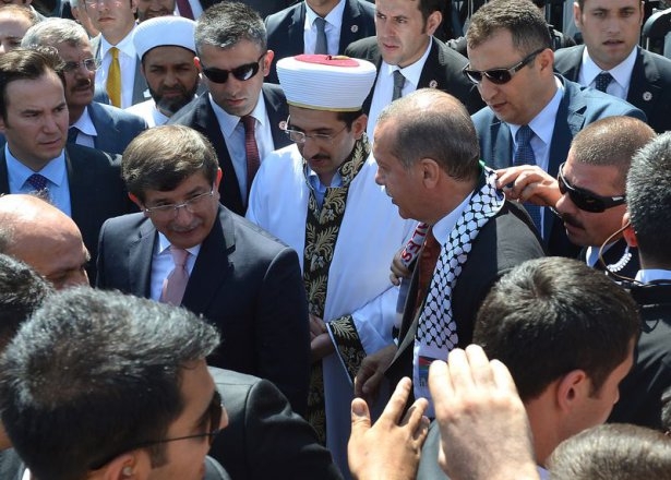 Erdoğan'la Davutoğlu Cuma'yı beraber kıldı 22