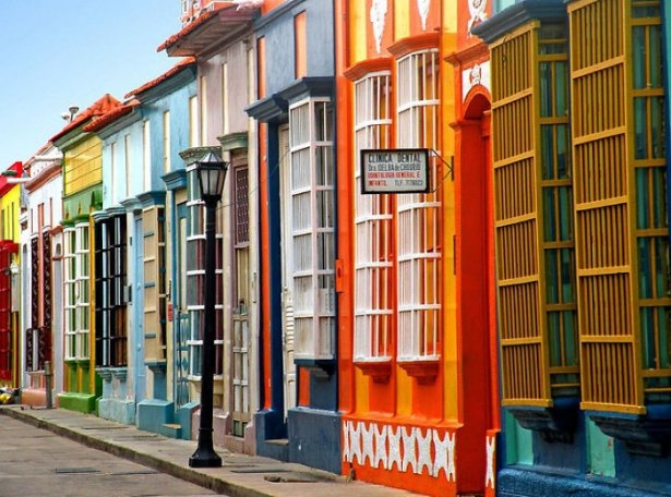 Dünyanın en güzel renkli evleri 22