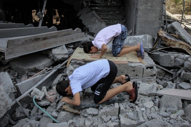İsrail'in roketleri Gazze'ye yağıyor 13