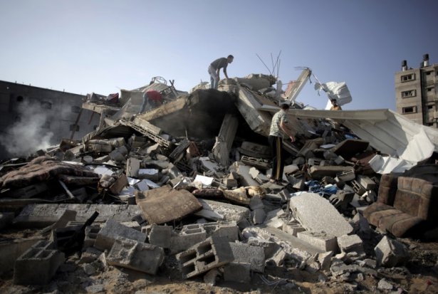 İsrail'in roketleri Gazze'ye yağıyor 27