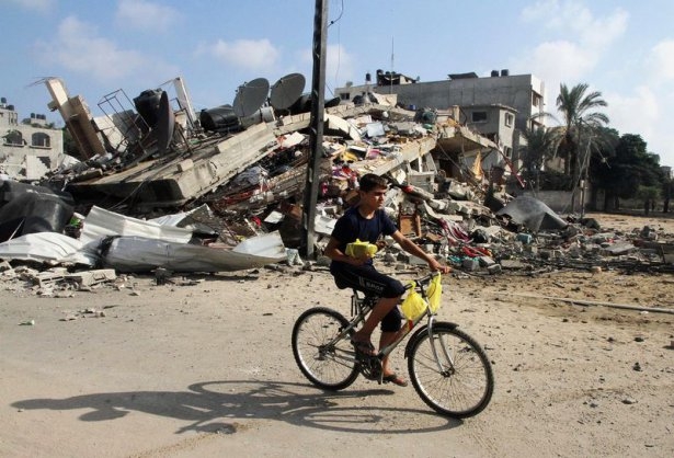 İsrail'in roketleri Gazze'ye yağıyor 31