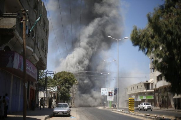 İsrail'in roketleri Gazze'ye yağıyor 32