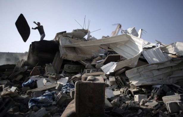 İsrail'in roketleri Gazze'ye yağıyor 43