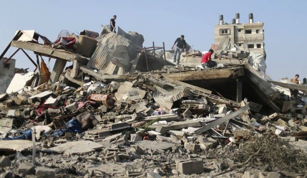 İsrail'in roketleri Gazze'ye yağıyor 51