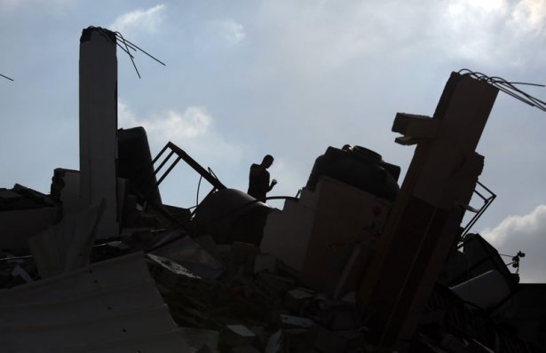 İsrail'in roketleri Gazze'ye yağıyor 54